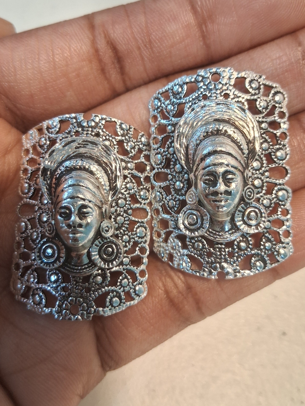 Vtg 1950s W.Germany Silver African Queen Intricate Filigree  Clip On Earrings